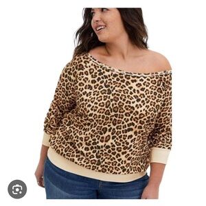 Torrid off the shoulder leopard sweatshirt. Torrid size 6